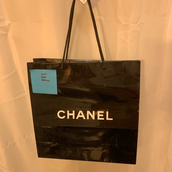E)  CHANEL large gloss black SHOPPING BAG tote - Picture 3 of 7